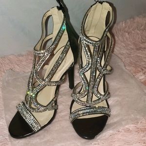 Black heel sandal with bling